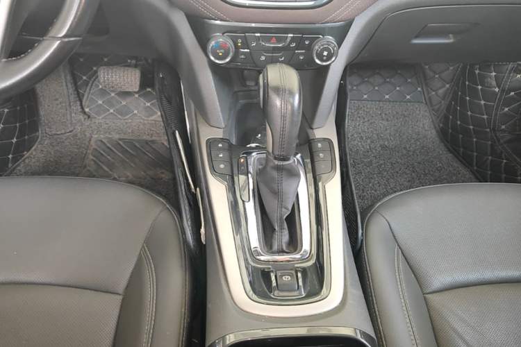 Used Chevrolet Malibu 2018 530T Automatic Luxury Edition Gear Lever