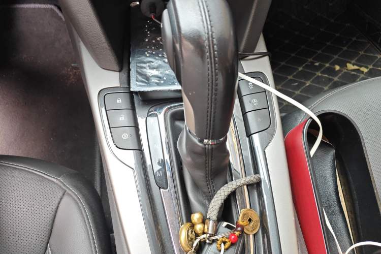 Used Chevrolet Malibu 2018 530T Automatic Fashion Edition Gear Lever