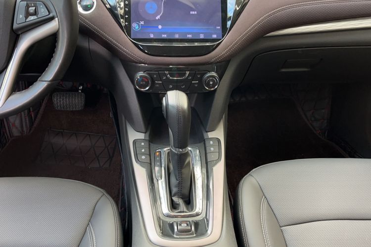 Used Chevrolet Malibu 2017 1.5T Automatic Luxury Edition Gear Lever