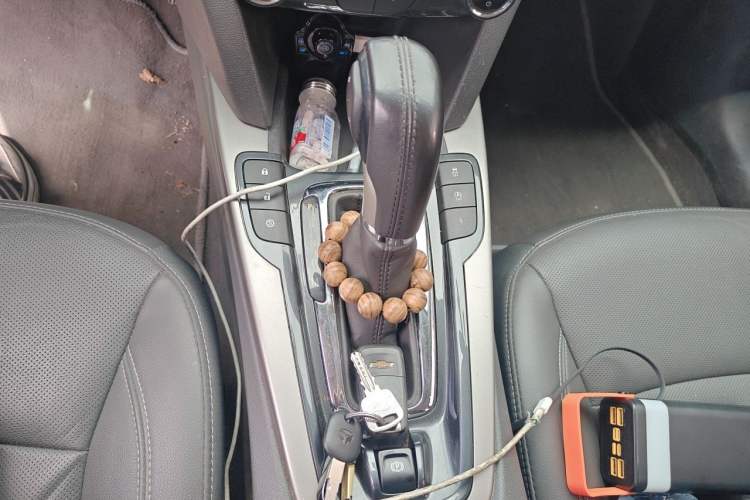 Used Chevrolet Malibu 2018 530T Automatic Fashion Edition Gear Lever