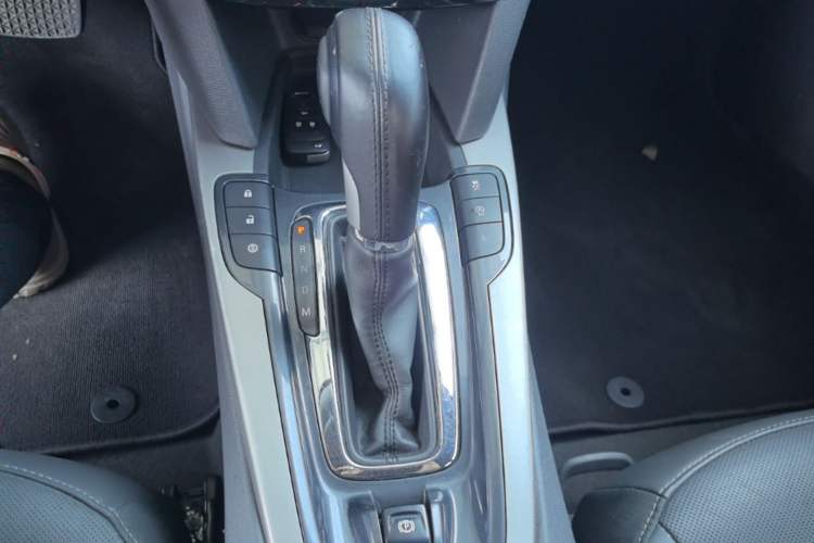 Used Chevrolet Malibu 2018 530T Automatic Luxury Edition Gear Lever