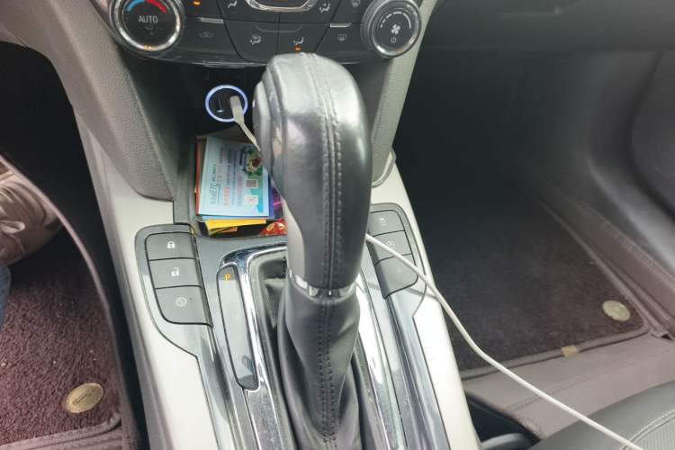 Used Chevrolet Malibu 2018 530T Automatic Fashion Edition Gear Lever