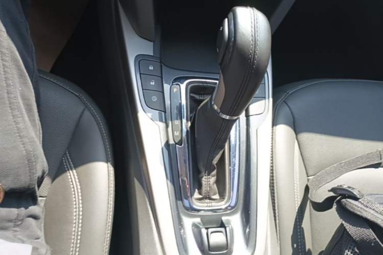 Used Chevrolet Malibu 2018 530T Automatic Luxury Edition Gear Lever