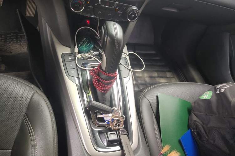 Used Chevrolet Malibu 2018 530T Automatic Fashion Edition Gear Lever