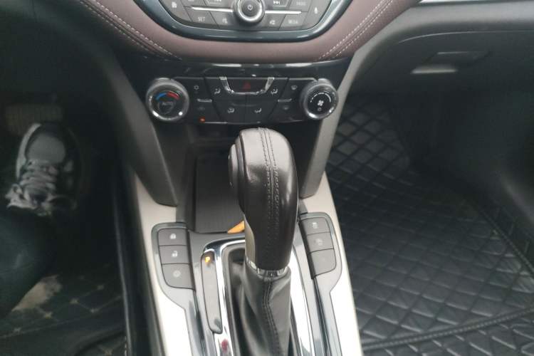 Used Chevrolet Malibu 2018 530T Automatic Luxury Edition Gear Lever