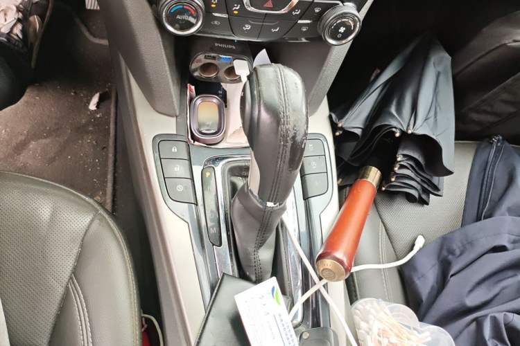 Used Chevrolet Malibu 2018 530T Automatic Fashion Edition Gear Lever