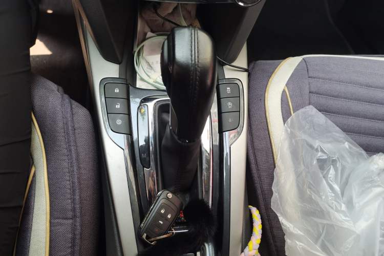 Used Chevrolet Malibu 2018 530T Automatic Luxury Edition Gear Lever