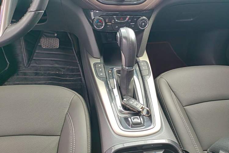 Used Chevrolet Malibu 2018 530T Automatic Luxury Edition Gear Lever