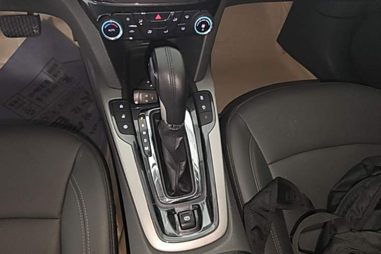 Used Chevrolet Malibu 2018 530T Automatic Luxury Edition Gear Lever