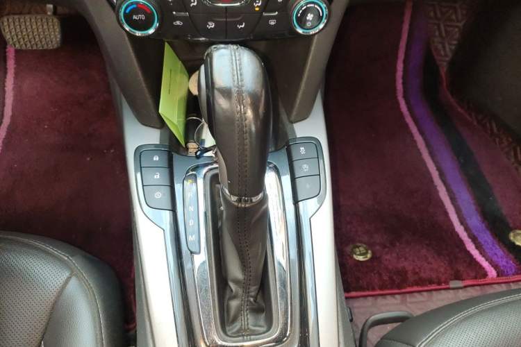 Used Chevrolet Malibu 2018 530T Automatic Luxury Edition Gear Lever