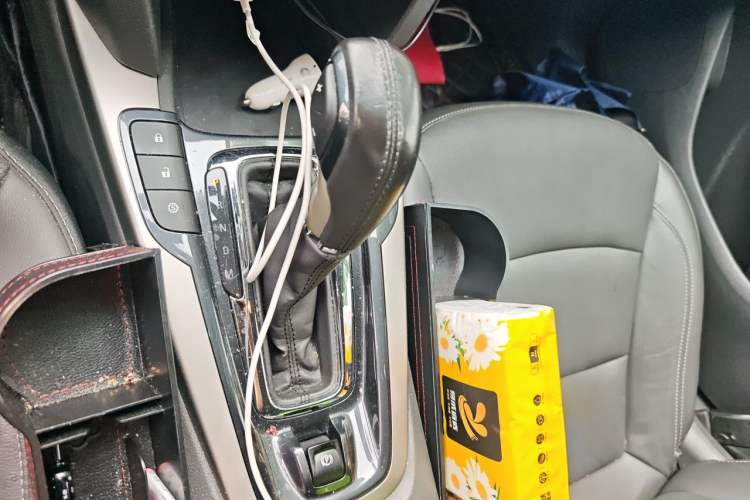 Used Chevrolet Malibu 2018 530T Automatic Fashion Edition Gear Lever