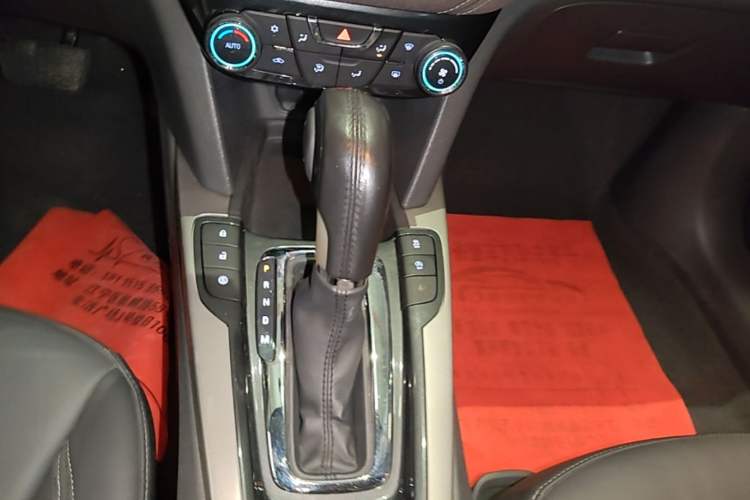 Used Chevrolet Malibu 2018 530T Automatic Luxury Edition Gear Lever