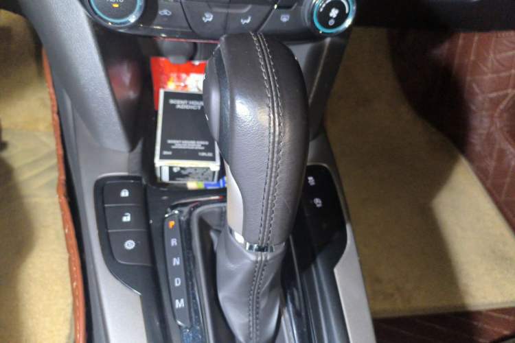 Used Chevrolet Malibu 2018 530T Automatic Fashion Edition Gear Lever