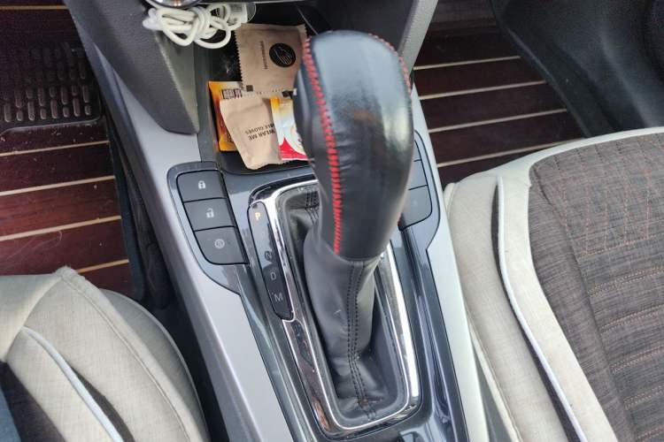 Used Chevrolet Malibu 2018 530T Automatic Fashion Edition Gear Lever