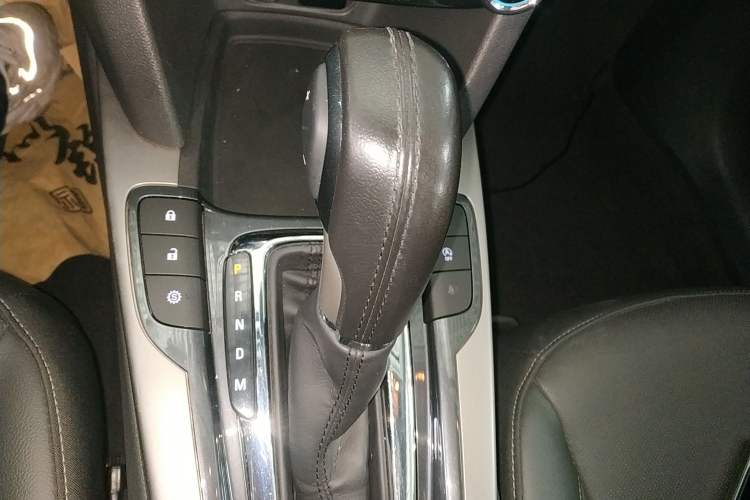 Used Chevrolet Malibu 2018 530T Automatic Luxury Edition Gear Lever