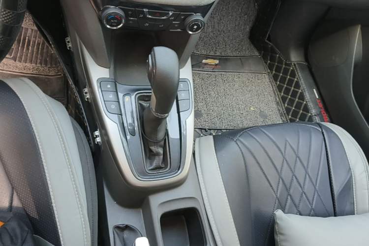 Used Chevrolet Malibu 2018 530T Automatic Comfort Edition Gear Lever