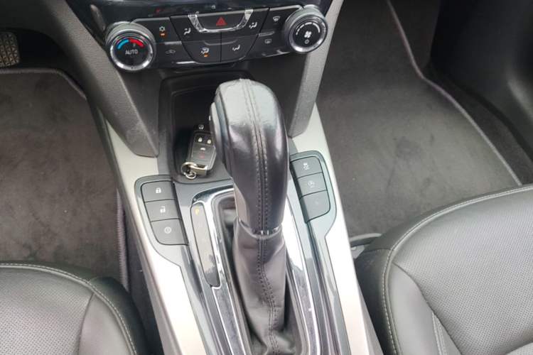 Used Chevrolet Malibu 2018 530T Automatic Luxury Edition Gear Lever