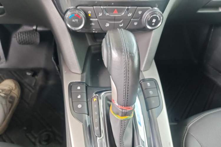 Used Chevrolet Malibu 2018 530T Automatic Luxury Edition Gear Lever