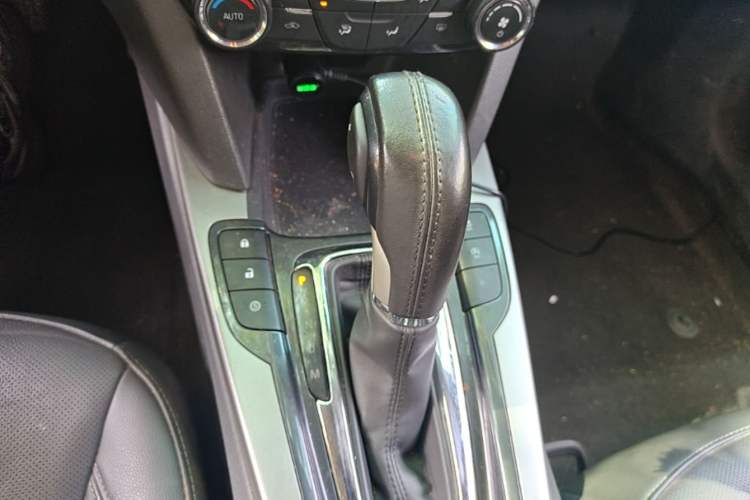 Used Chevrolet Malibu 2018 530T Automatic Luxury Edition Gear Lever