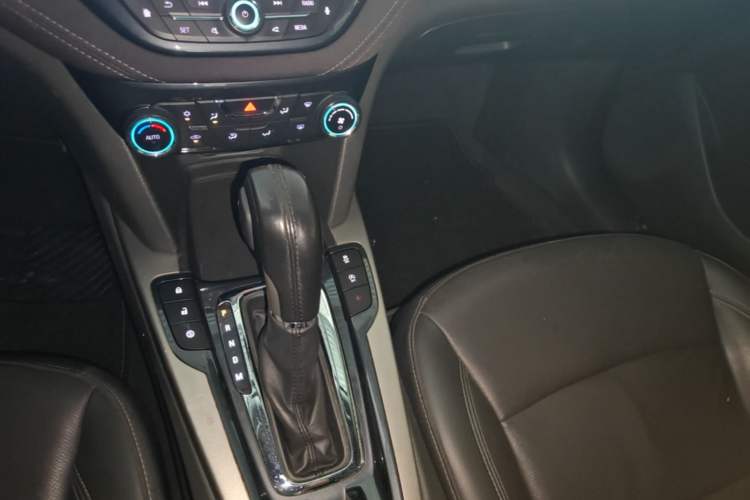 Used Chevrolet Malibu 2018 530T Automatic Luxury Edition Gear Lever