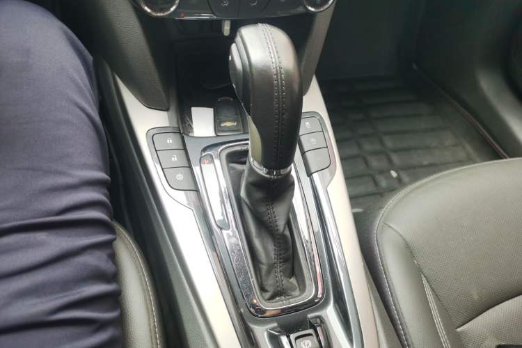 Used Chevrolet Malibu 2018 530T Automatic Luxury Edition Gear Lever