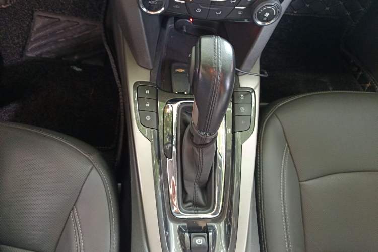 Used Chevrolet Malibu 2018 530T Automatic Luxury Edition Gear Lever