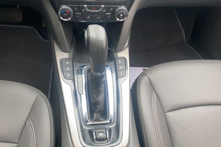 Used Chevrolet Malibu 2018 530T Automatic Luxury Edition Gear Lever