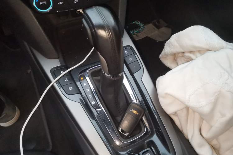 Used Chevrolet Malibu 2018 530T Automatic Fashion Edition Gear Lever