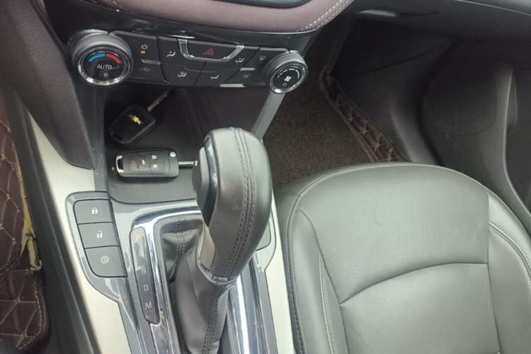 Used Chevrolet Malibu 2018 530T Automatic Luxury Edition Gear Lever