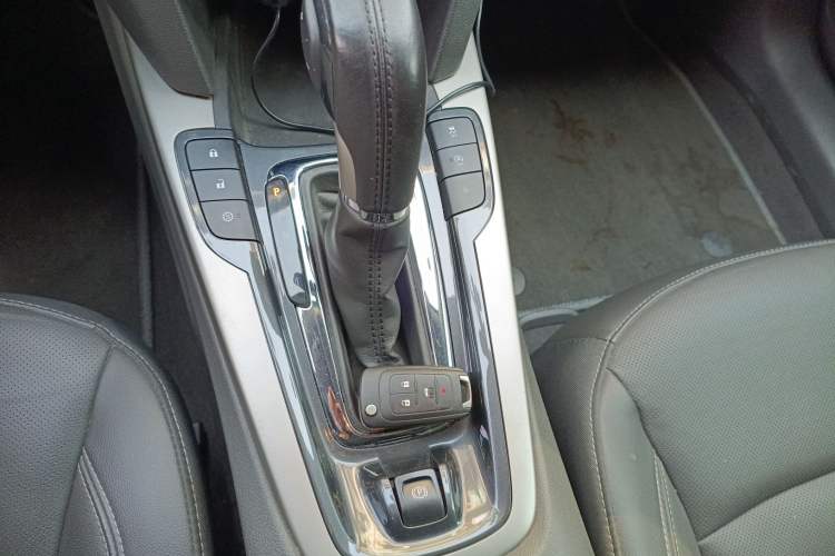 Used Chevrolet Malibu 2018 530T Automatic Luxury Edition Gear Lever