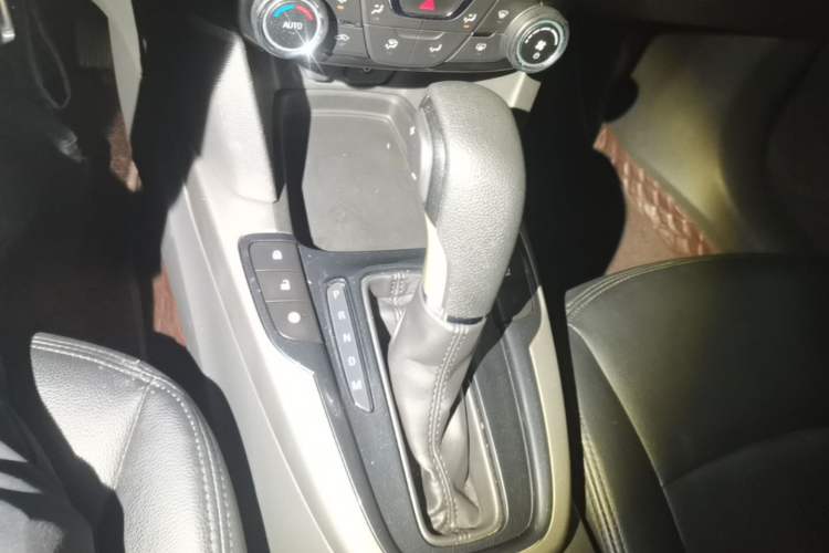 Used Chevrolet Malibu 2018 530T Automatic Comfort Edition Gear Lever