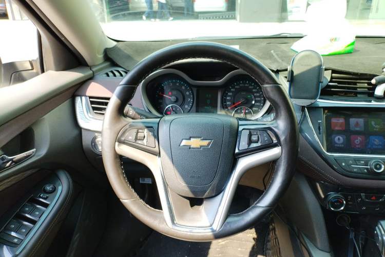 Used Chevrolet Malibu 2018 530T Automatic Luxury Edition Instrument Cluster