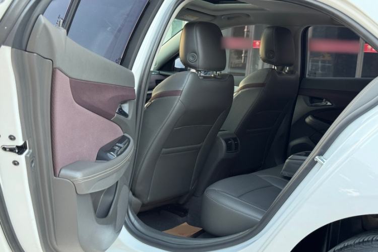 Used Chevrolet Malibu 2018 530T Automatic Luxury Edition Interior 1