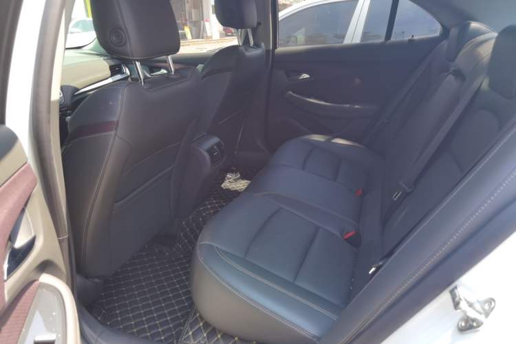 Used Chevrolet Malibu 2018 530T Automatic Luxury Edition Interior 1