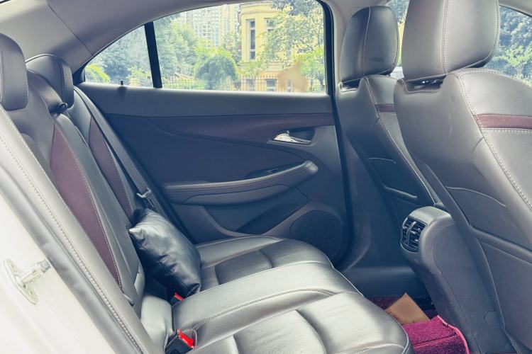 Used Chevrolet Malibu 2018 530T Automatic Fashion Edition Interior 10