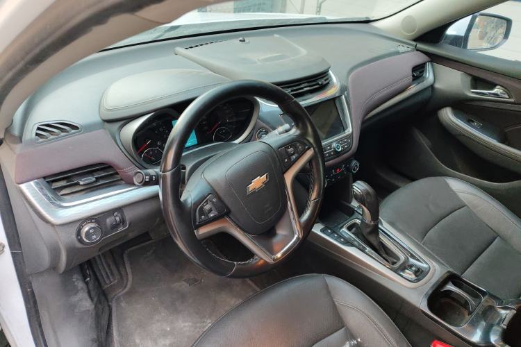 Used Chevrolet Malibu 2018 530T Automatic Luxury Edition Interior 2