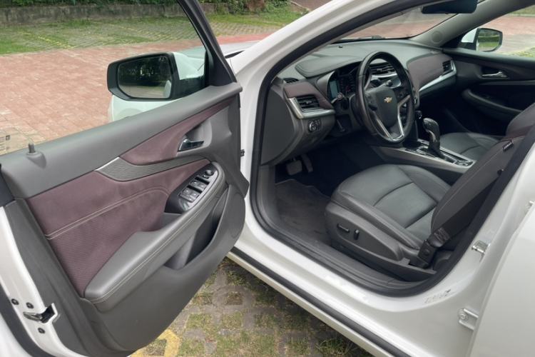 Used Chevrolet Malibu 2018 530T Automatic Fashion Edition Interior 2