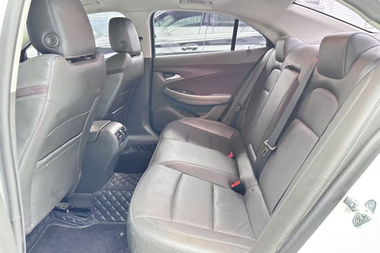 Used Chevrolet Malibu 2018 530T Automatic Fashion Edition Interior 2