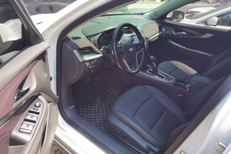 Used Chevrolet Malibu 2018 530T Automatic Luxury Edition Interior 2