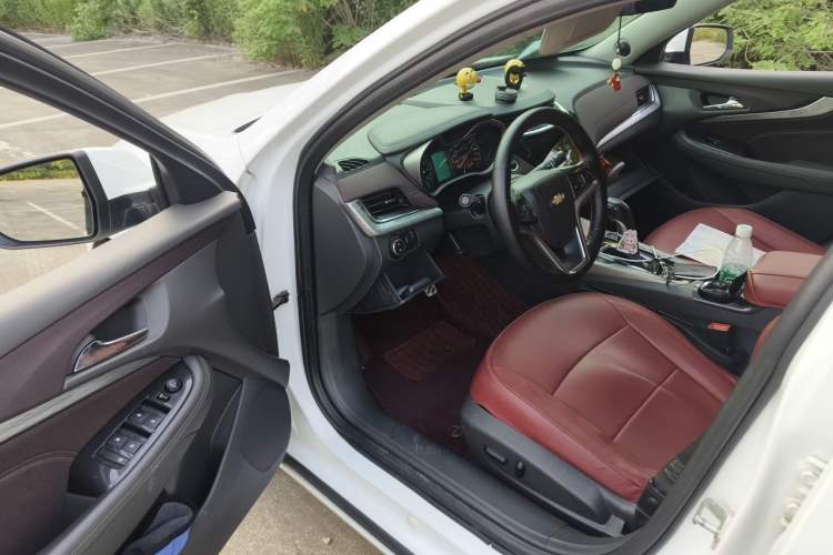 Used Chevrolet Malibu 2018 530T Automatic Luxury Edition Interior 3