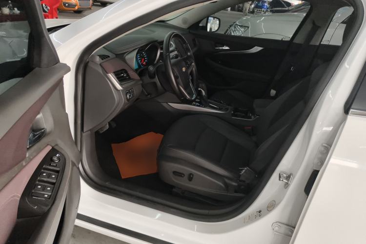 Used Chevrolet Malibu 2018 530T Automatic Fashion Edition Interior 3