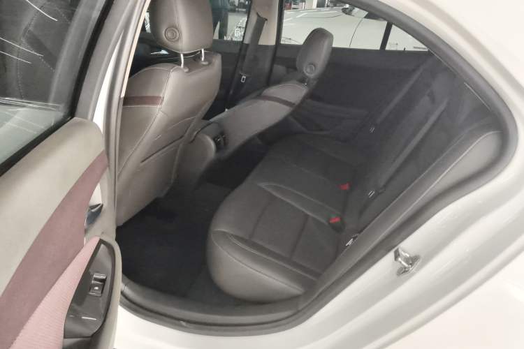 Used Chevrolet Malibu 2018 530T Automatic Fashion Edition Interior 4