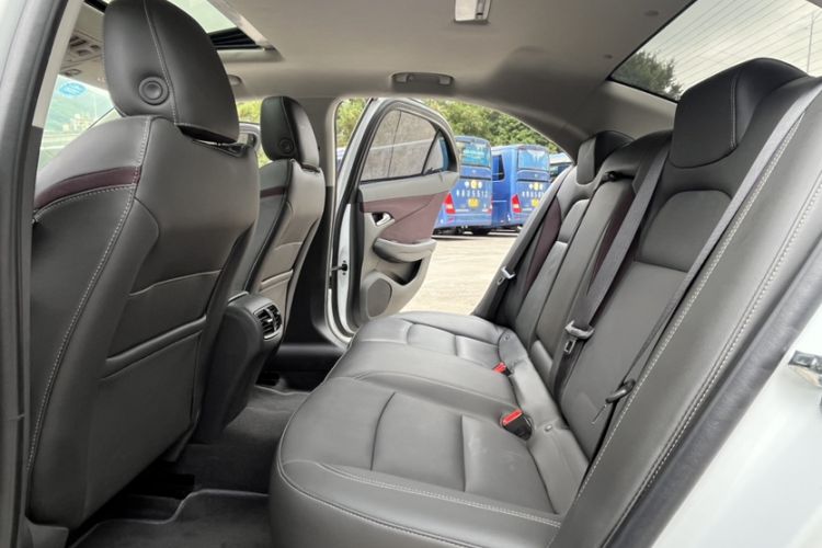 Used Chevrolet Malibu 2018 530T Automatic Luxury Edition Interior 4