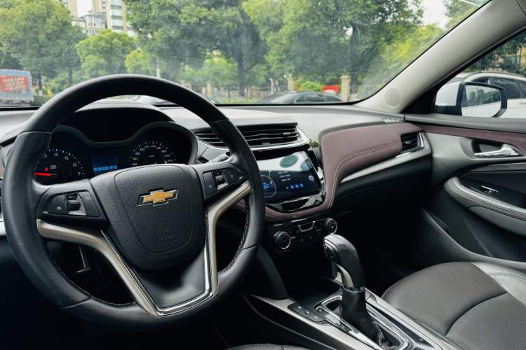 Used Chevrolet Malibu 2018 530T Automatic Fashion Edition Interior 4