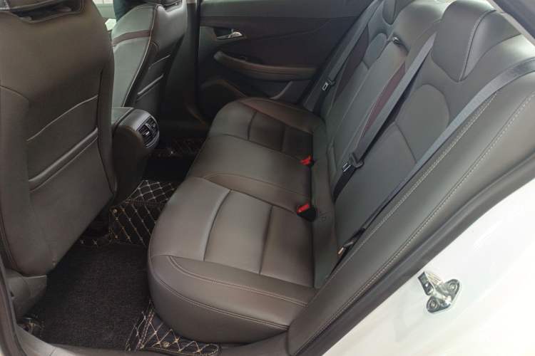 Used Chevrolet Malibu 2018 530T Automatic Luxury Edition Interior 4