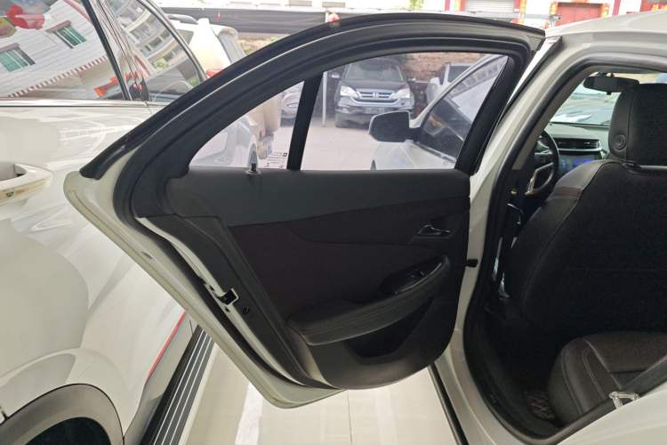 Used Chevrolet Malibu 2018 530T Automatic Fashion Edition Interior 5