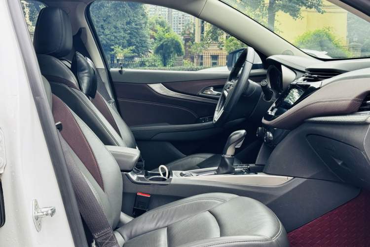 Used Chevrolet Malibu 2018 530T Automatic Fashion Edition Interior 8