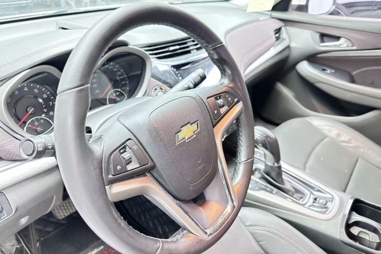 Used Chevrolet Malibu 2018 530T Automatic Fashion Edition Interior 9