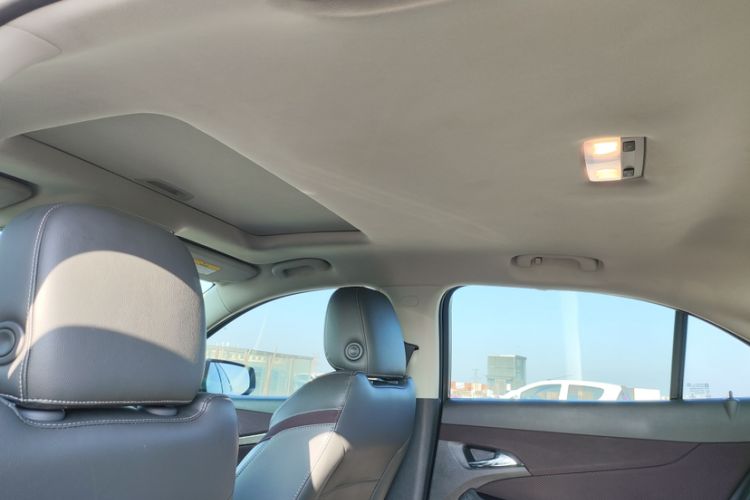 Used Chevrolet Malibu 2018 530T Automatic Fashion Edition Interior 9