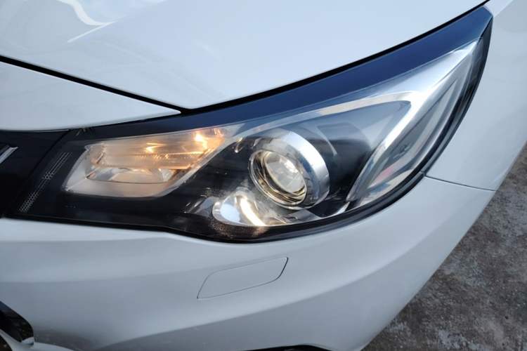 Used Chevrolet Malibu 2018 530T Automatic Luxury Edition Left Front Headlight